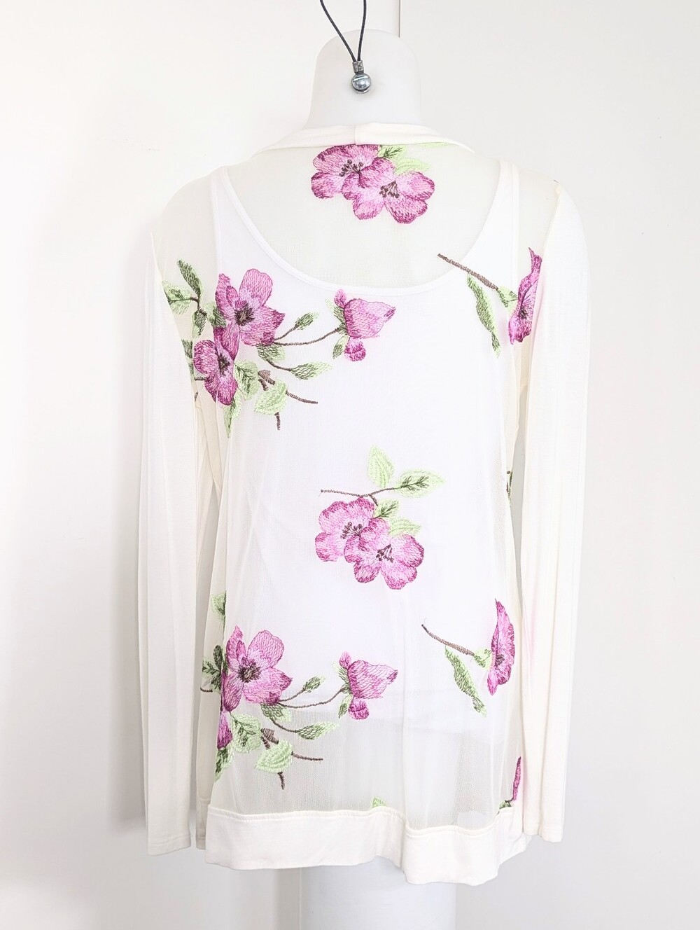 COMO VINTAGE Floral Embroidered Mesh Back Cardigan; Size M